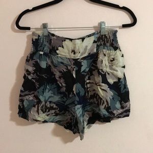 Urban Outfitters (Kimchi Blue) Floral Flowy Shorts